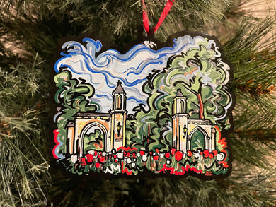 Show your IU pride with this Indiana University Sample Gates ornament by Justin Patten. 