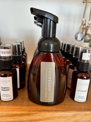 Escape to Colorado with this all natural foaming hand soap.  It contains scents of woody, warm spices, amber, sandalwood, and pathouli. 