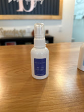 Load image into Gallery viewer, Room spray in RETAIL THERAPY - Inspired by the smell when you walk in Anthropolgie, with hints of sugar and citrus.
