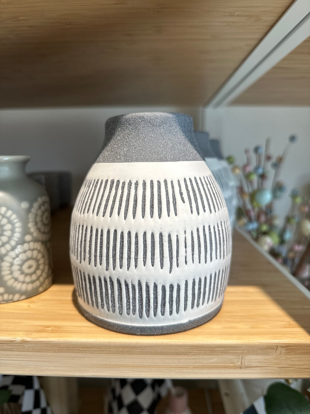 Stoneware vase in grey with white. 