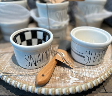 Snack and share tidbit set from Mud Pie. Black and white checkered inside snack cup. 