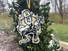 Load image into Gallery viewer, Purdue University Pete Ornament by Justin Patten
