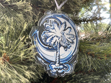 Load image into Gallery viewer, South Carolina Flag Ornament by Justin Patten (2 Styles)
